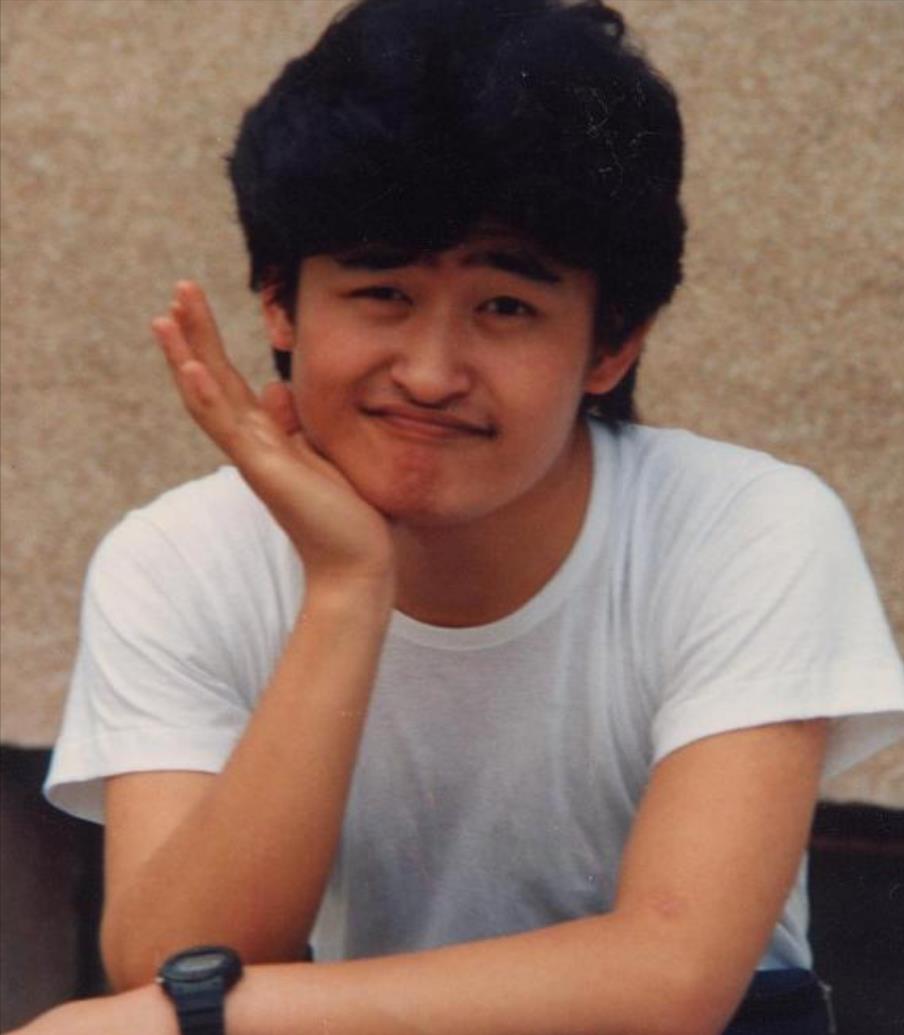 刘欢|刘欢：23岁走红，和妻子相识9天闪婚，相守33年和绯闻绝缘