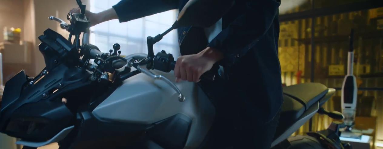 蕉内|蕉内官宣王一博彩蛋诚意满满；植村秀见面会“移花接木”不攻自破