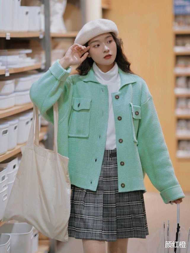 颜红橙 冬天一定要备一条高腰半身裙！不管是H型还是A型身材，都遮肉