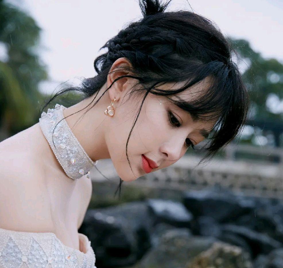 王秋雨|为什么杨紫长相这么的讨喜？