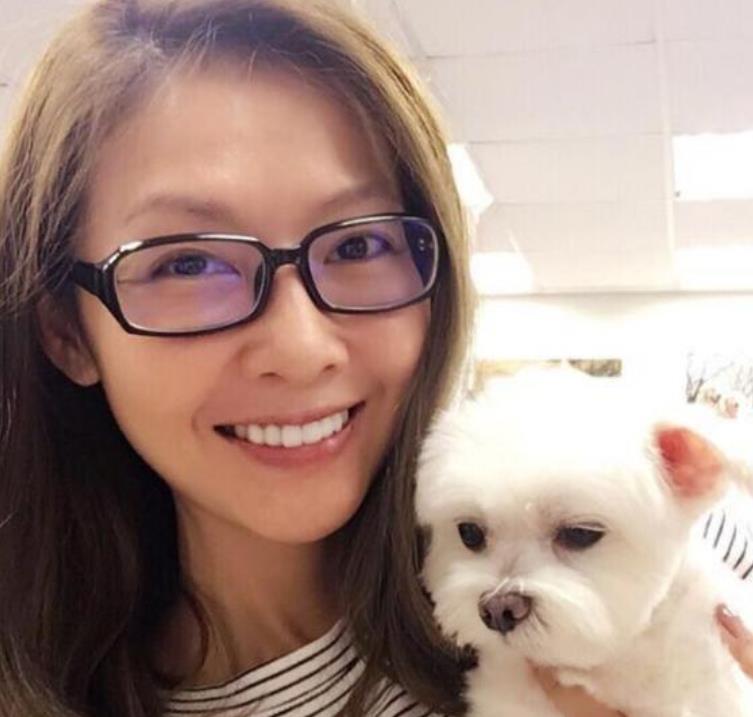 何润东|何润东：3次表白孙俪被拒，转身娶了百货柜姐，如今他们过得怎样