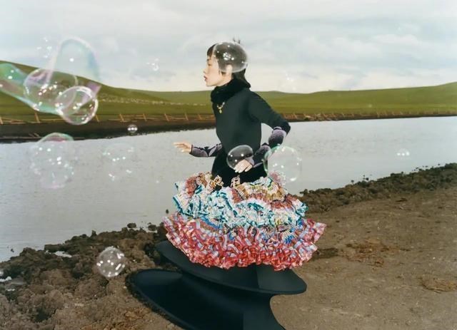 清浅微笑的我|网友笑她太疯癫，她笑网友看不穿：郭采洁，就这样“放飞自我”了