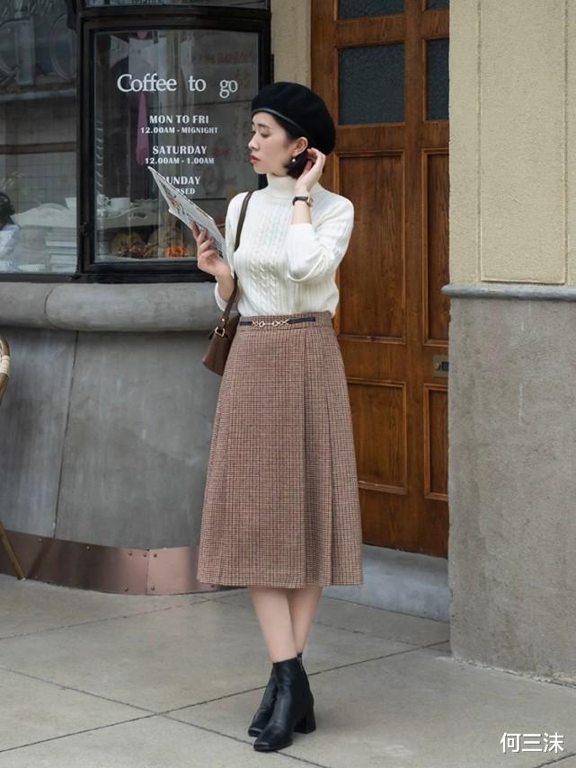 何三沫 冬天别乱买裙子,可以优先选择A字半身裙,显瘦又温柔