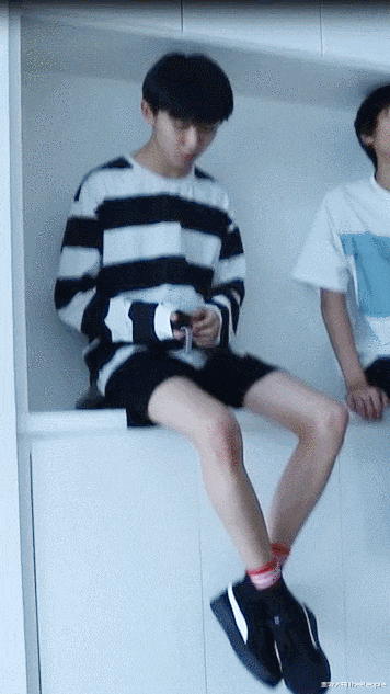 明星素颜|为美白脱腿毛,秀细腰细腿,还化烟熏大浓妆,好好做男人不好吗?