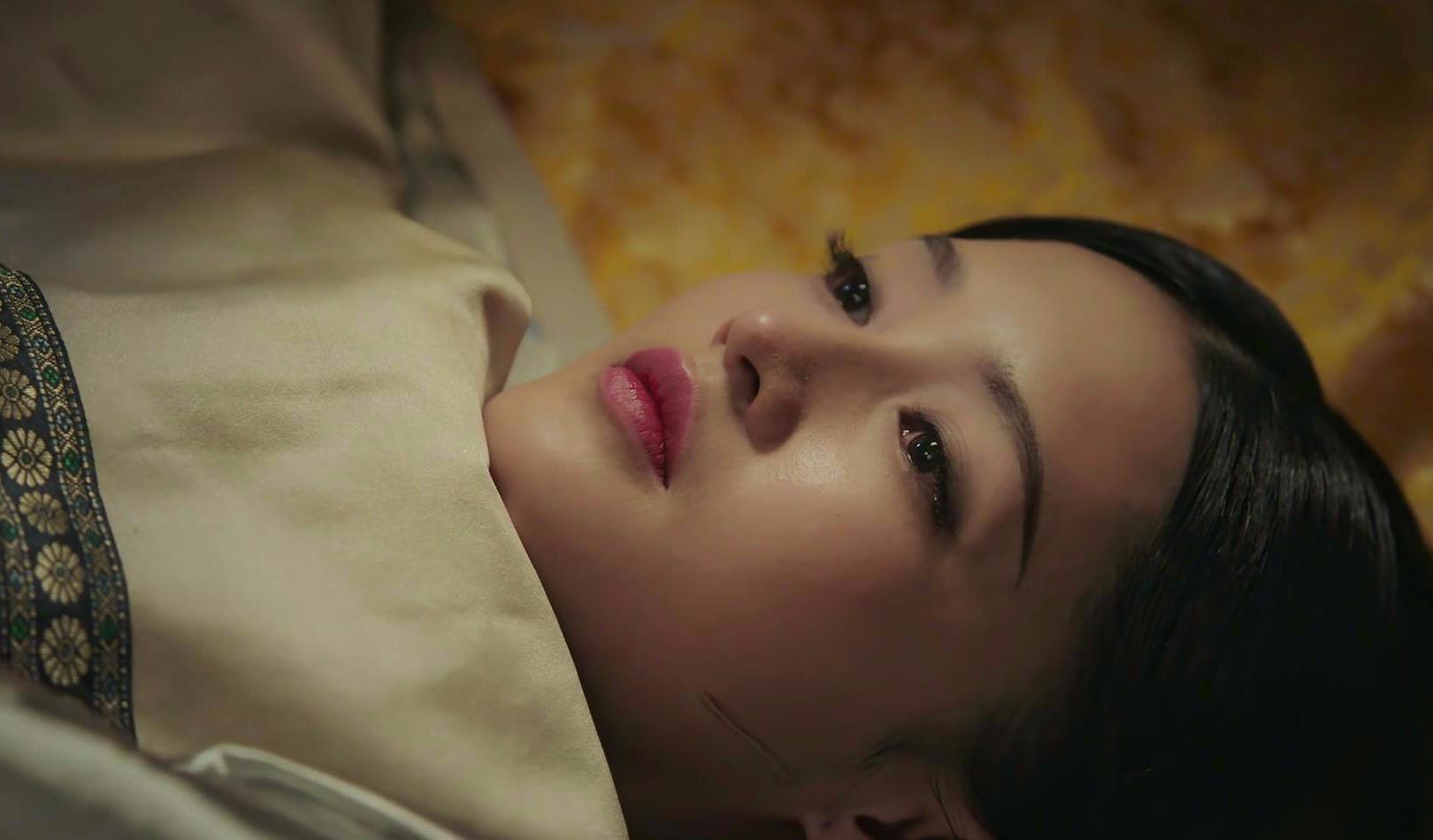 高秉烛|《如懿传》：中寒香见是最美貌的女子，惊艳出场，却让帝后离心？