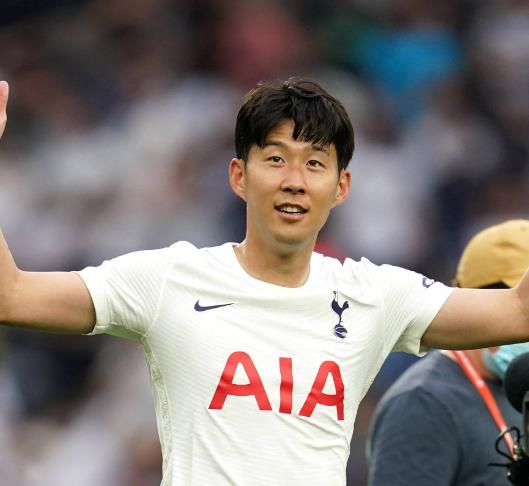 金智秀|金智秀孙兴慜传恋情，同一航班又戴情侣首饰，孙爸爸同意吗？