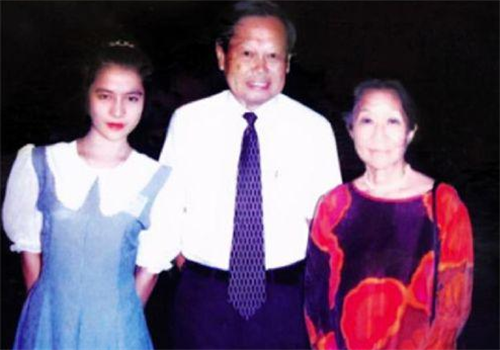 杨振宁|结婚17年,99岁高龄的杨振宁同意翁帆改嫁,但遗产全部归子女所有