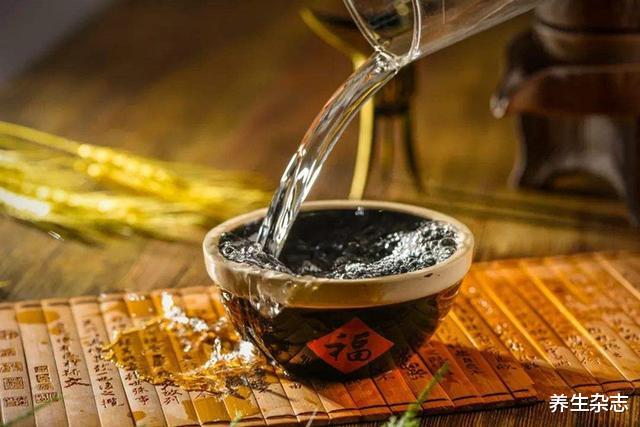 肝脏|肝不好的人,排尿时会出现3个表现,占一个,最好做个肝CT