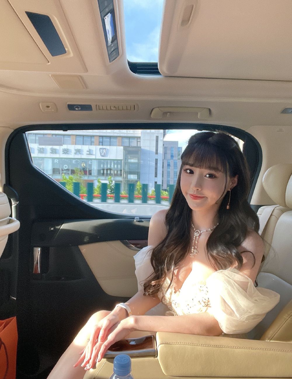 小姐姐 该称为阿姨还是小姐姐