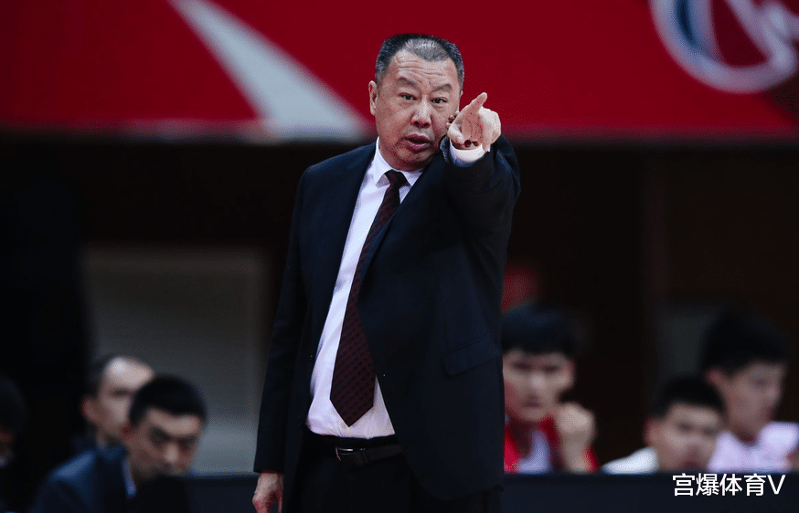 青島男籃|正式離隊！CBA2米25大中鋒被名帥放棄 還能否證明自己