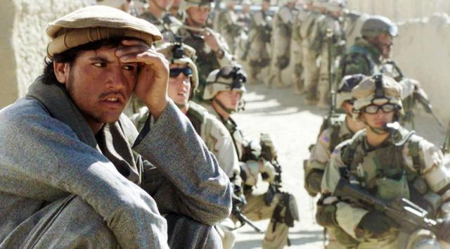“二臣爭寵”終落空！美國退出阿富汗，鄰國調集20000名士兵對峙-圖2