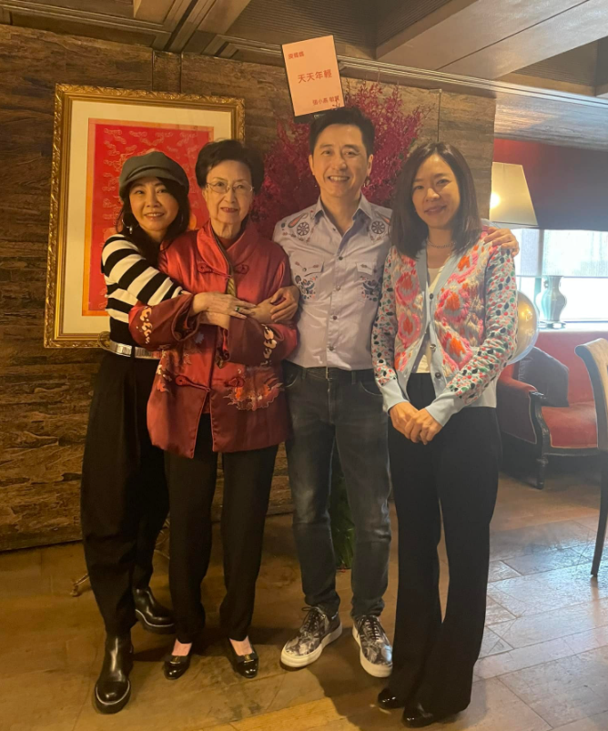 运动 庾澄庆公开4岁女儿美甲杰作，称赞爱女是天才，开心到笑出皱纹