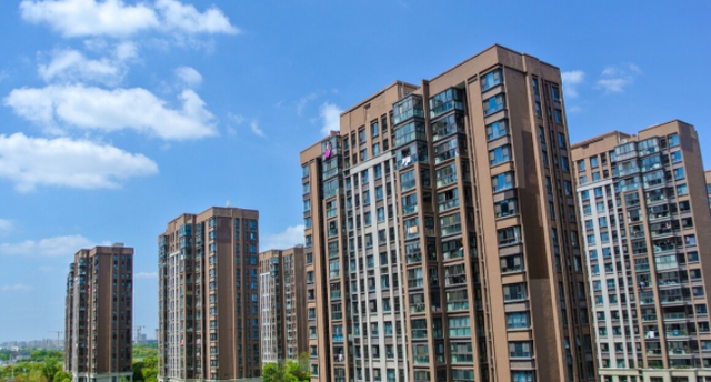 梵恩诗伊宁哥|同一栋楼，为何西户已经售空，而东户却没人买呢？3点原因是关键