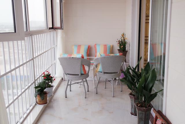 邻居来我家串门，进门就被客餐厅惊艳了，说这是小区最漂亮的装修