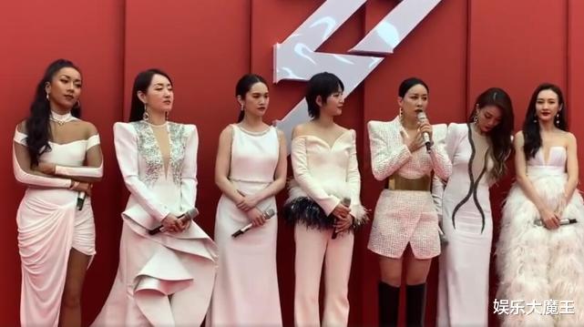 杨丞琳|杨丞琳成团发言令那英陷尴尬境地，谈到李荣浩，身后万茜一脸磕到了