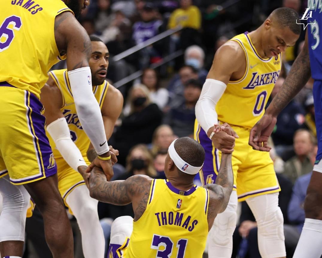 馬刺隊(duì)|僅僅10小時(shí)！戴維斯最新傷情出爐，沃格爾居然還在嘴硬