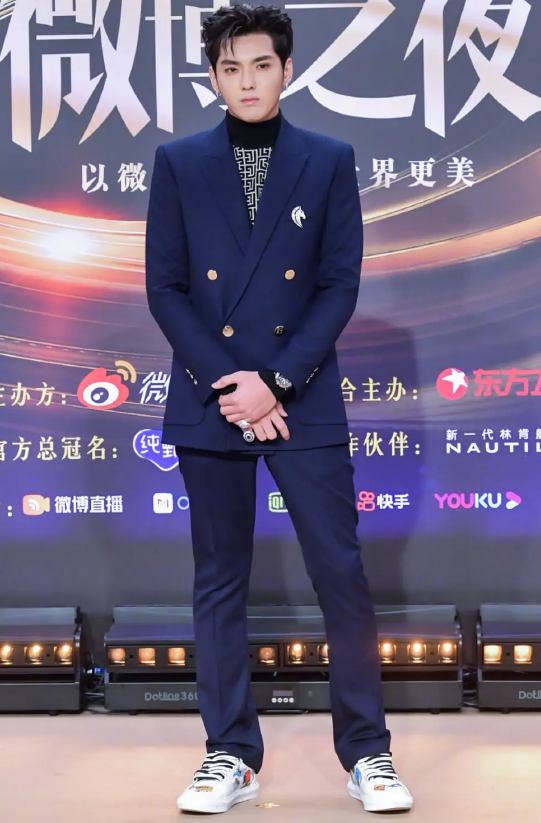 滤镜|微博之夜男星全身生图，脱离了十级滤镜，这才是艺人们的真实颜值