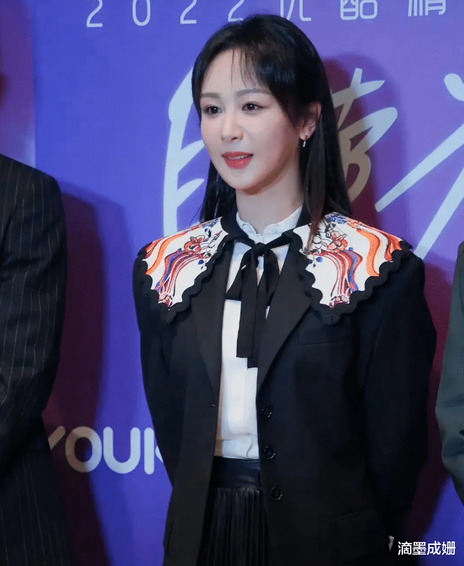 杨紫|杨紫出席活动宣传新剧，原以为好评不断，没想到被“批”脸肿
