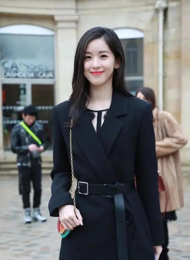 章泽天|钮钴禄·奶茶上线