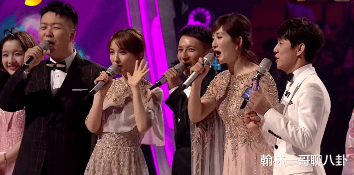 谢娜|没了《快乐大本营》，何炅依旧护航谢娜，新节目里的互动暖人心