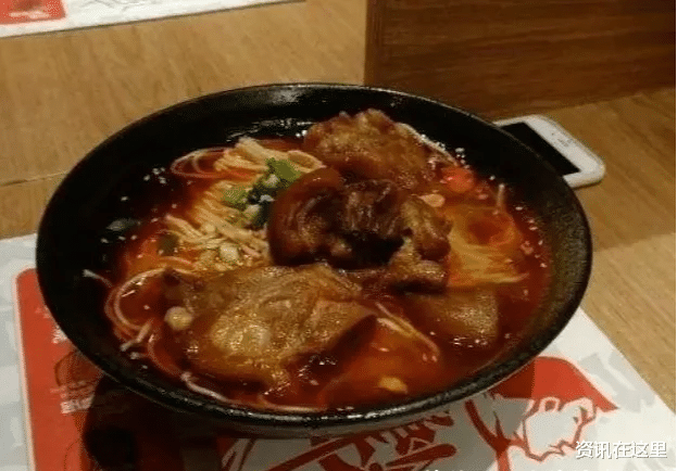 吴京|吴京面馆一碗面48元，为啥有人抢着吃？看到实物后无话可说！