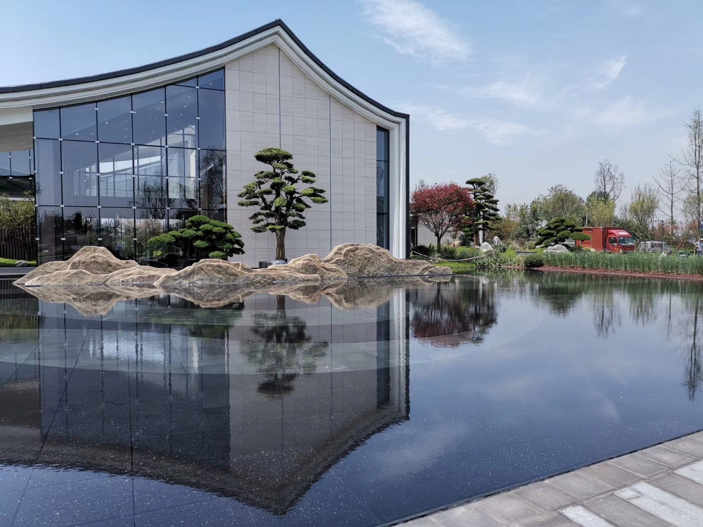 |为您介绍别墅庭院中的设计套路与思路