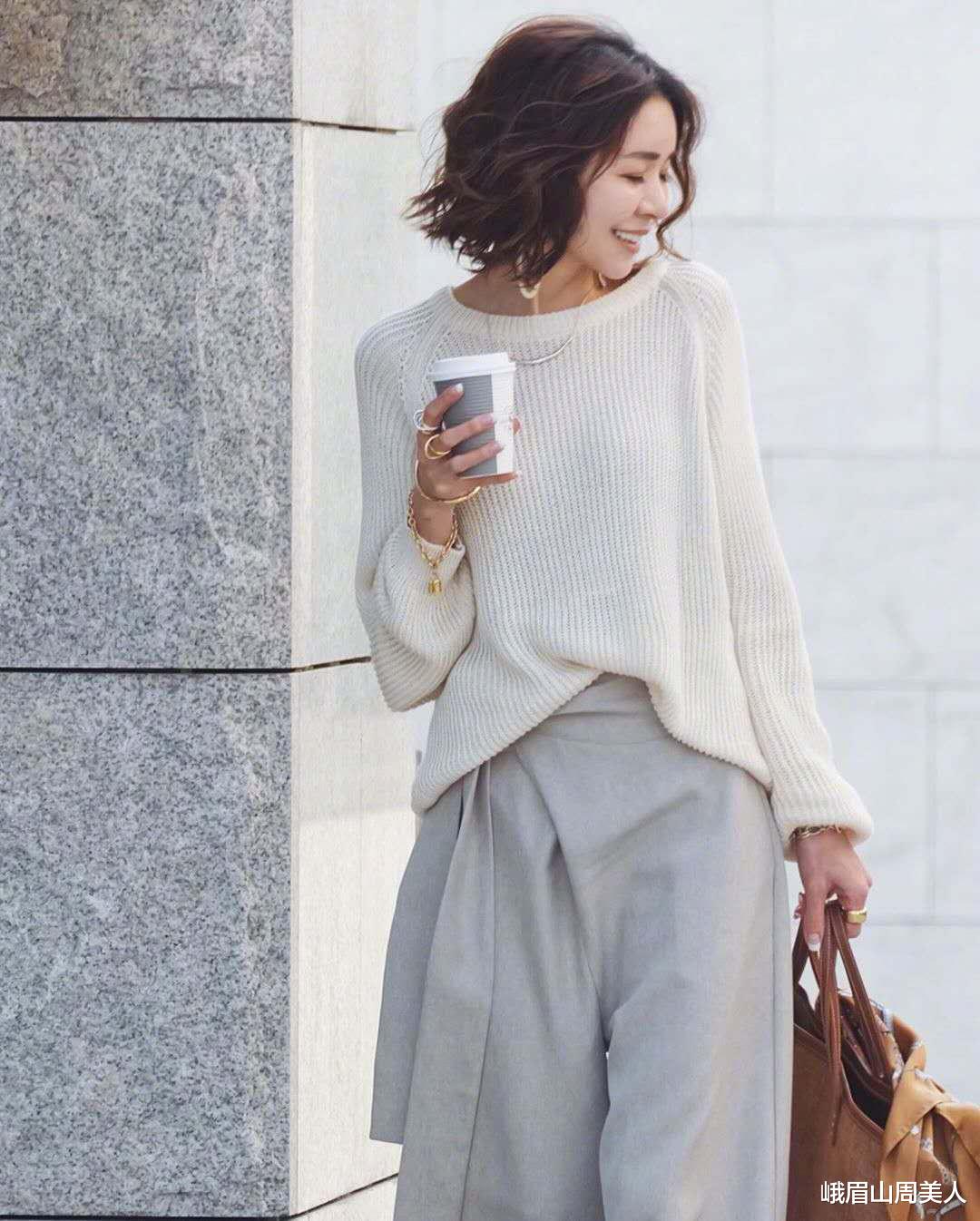 峨眉山周美人 收起你的卫衣吧！今秋这件“knitwear衫”火了，时髦优雅，还特百搭