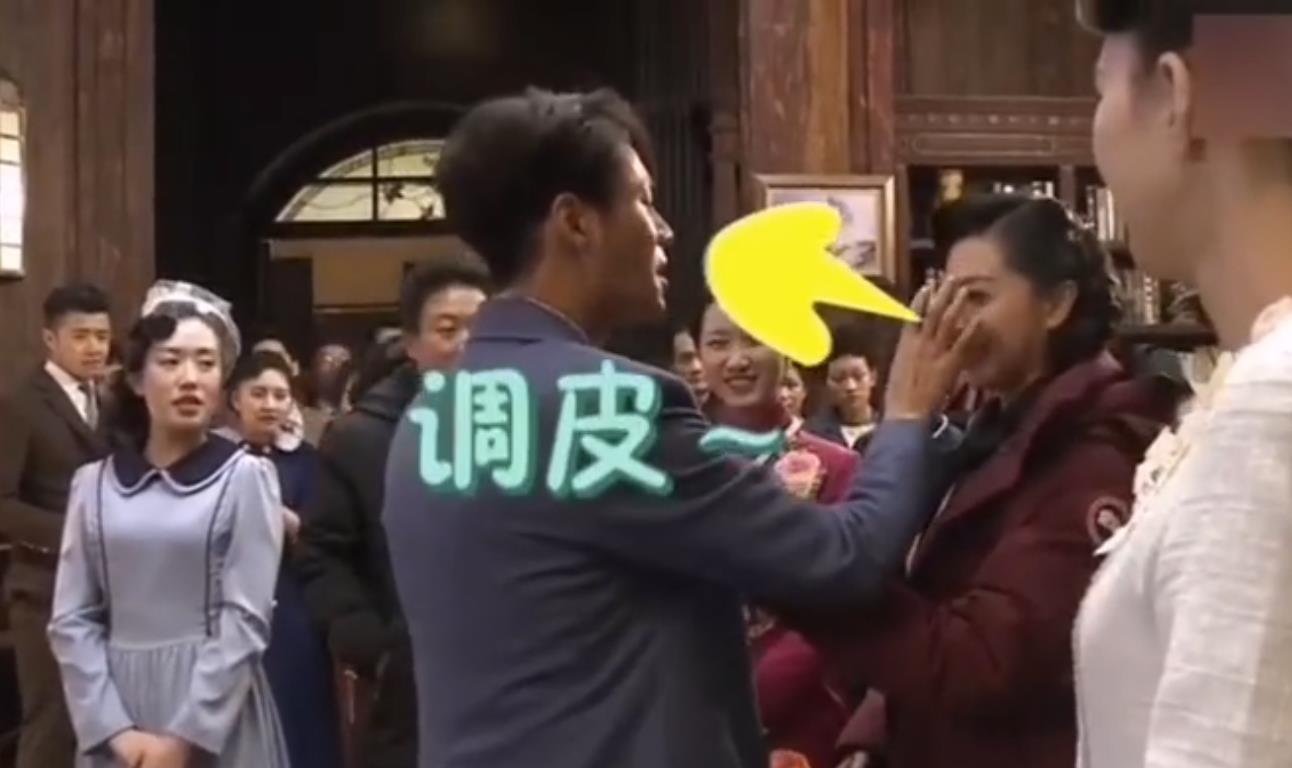 陈坤|导演喊卡后又补亲一嘴，陈坤片场失控狂亲万茜为何不被骂？