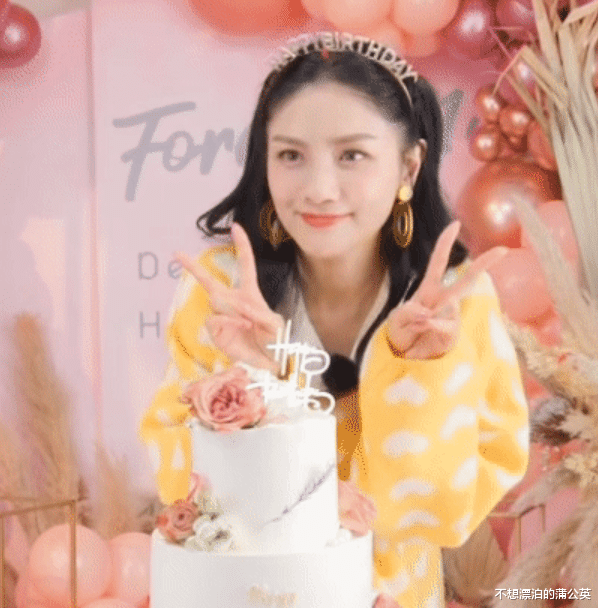 胡可|沙溢为胡可庆生，两个儿子画贺卡超暖心，10岁安吉“包子脸”比爸爸还显胖