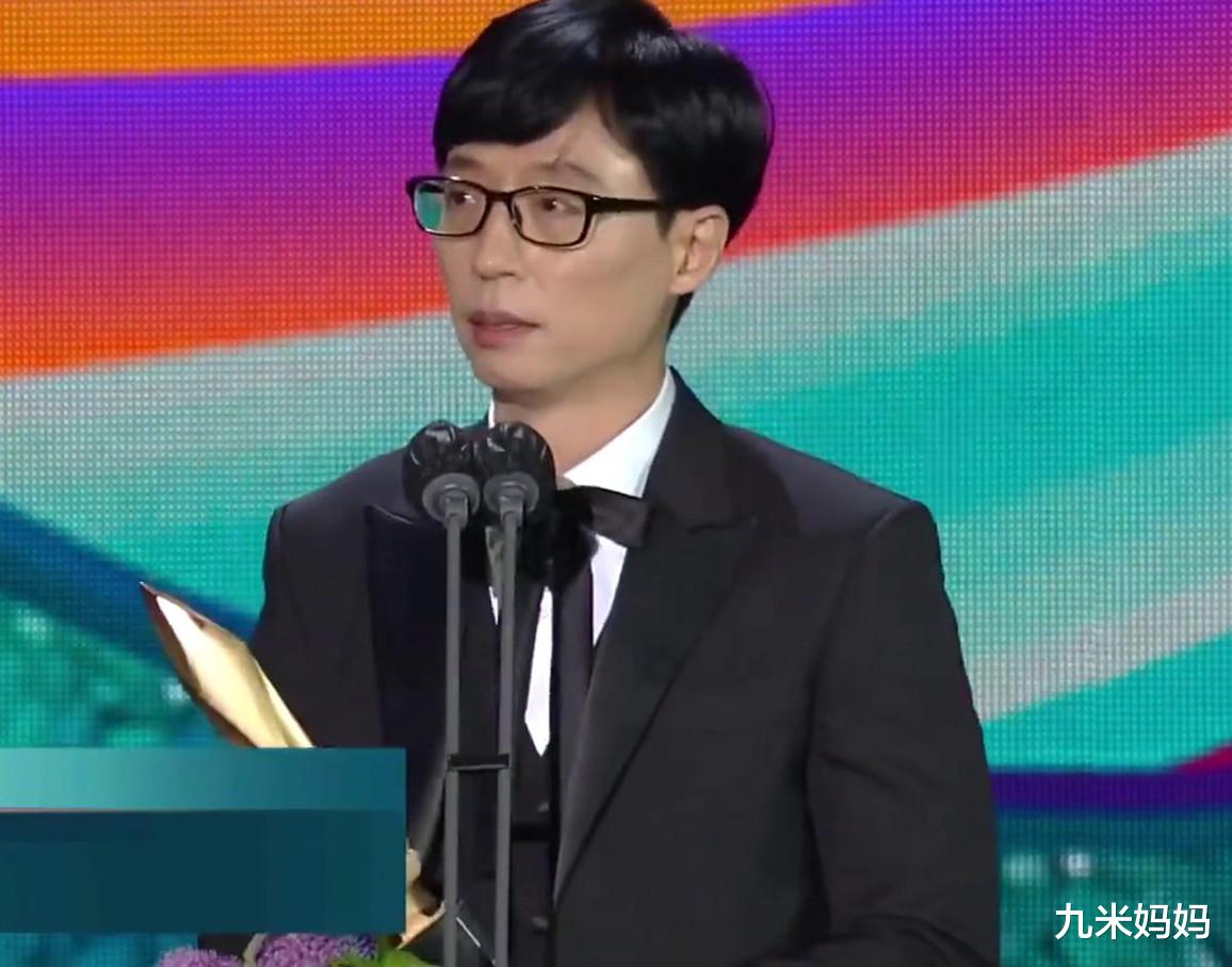 范冰冰|看刘在石得百想大赏台下的反应，就知道李光洙退出RM的原因了！