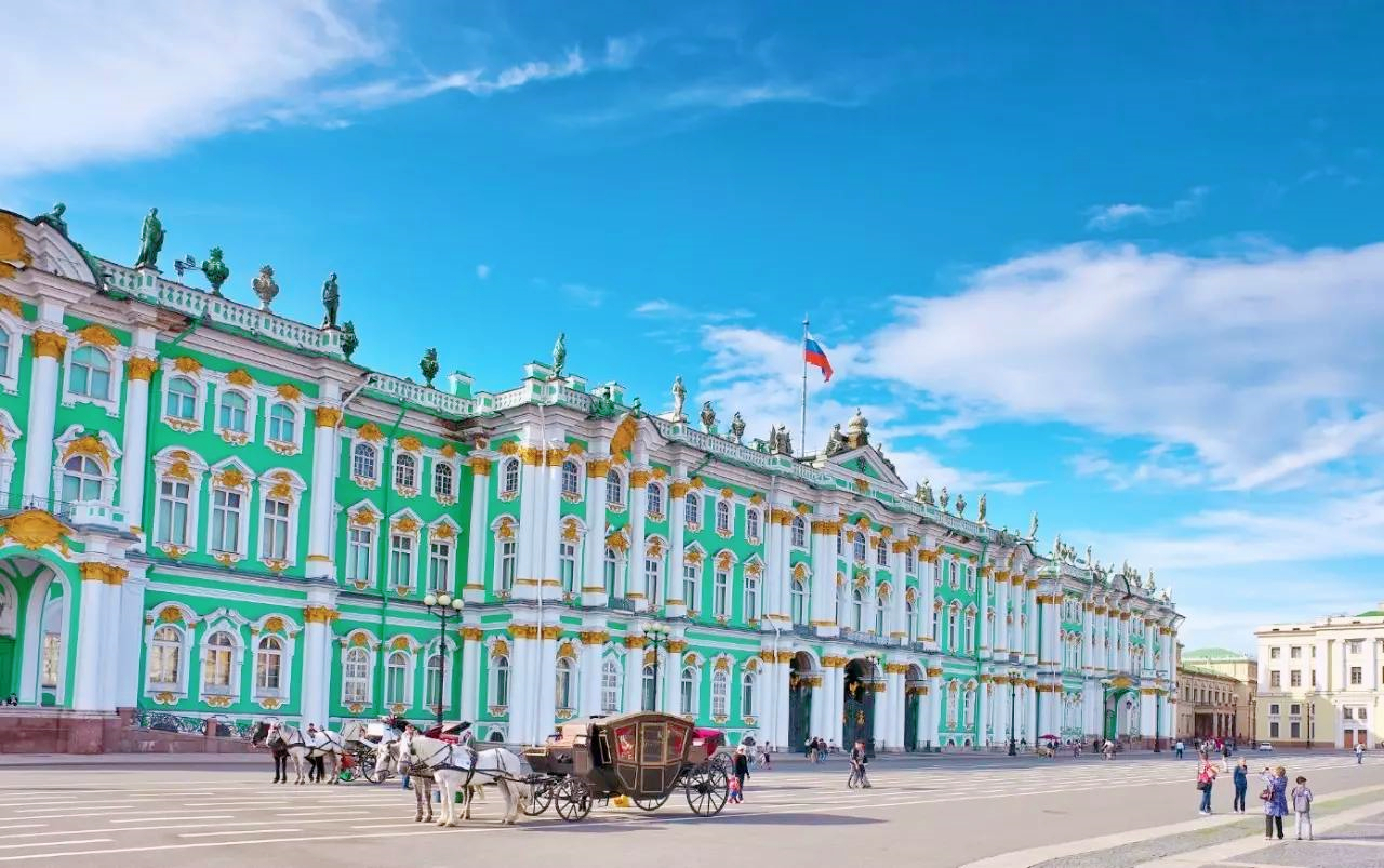 |不同于夏宫的冬宫，万种藏品汇集，华贵与庄严并存