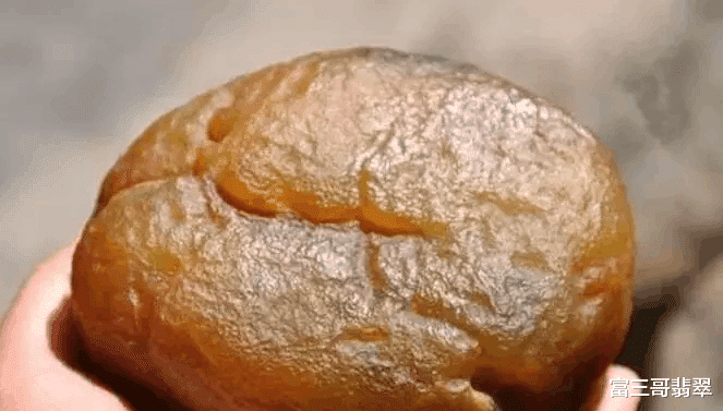 翡翠|翡翠鉴别篇——行家教你如何鉴别水钙铝榴石和翡翠！