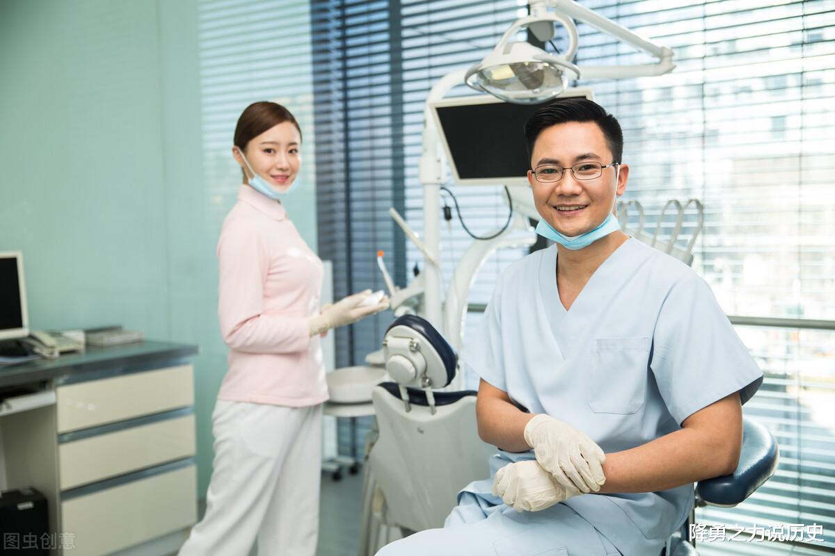 穿衣搭配|我，在北京三甲医院工作，晒出年薪，透露年龄大的护士做什么工作