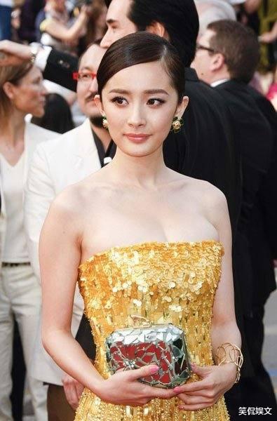 假摔|丢脸都丢到国外去了，红毯作妖的明星。你知道是谁最无下限吗？