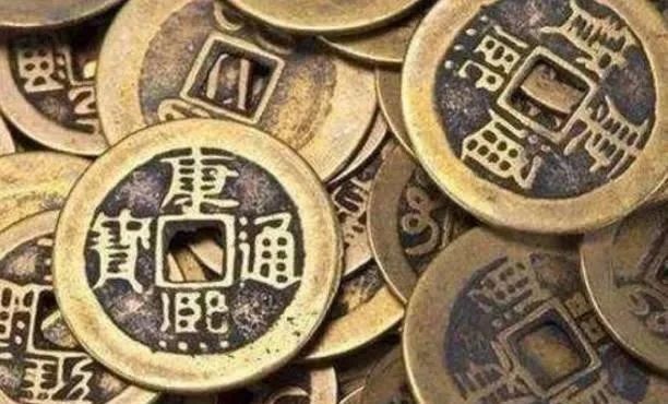 客厅|有钱人家中客厅从不放这3种东西，破财招灾，难怪家里越住越穷！
