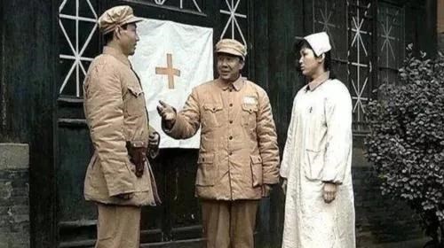 电视剧|《亮剑》为何王副军长会在和李云龙师长争夺田雨时,主动退让?