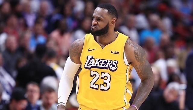 胡小小乖|5换1！湖人酝酿大交易，詹姆斯将迎来威少？一点可让NBA受益