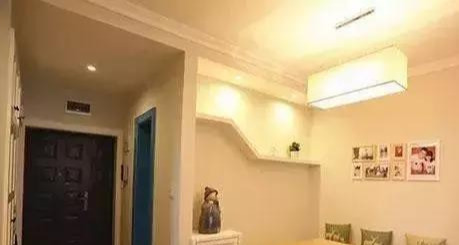 同事家73平新房，一进门鞋柜把人迷住了，阳台榻榻米能当一间房