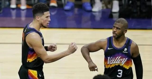 小喵姐|一战轰出7项纪录!字母哥暴走,布克艾顿被打到弃用,保罗里程悲