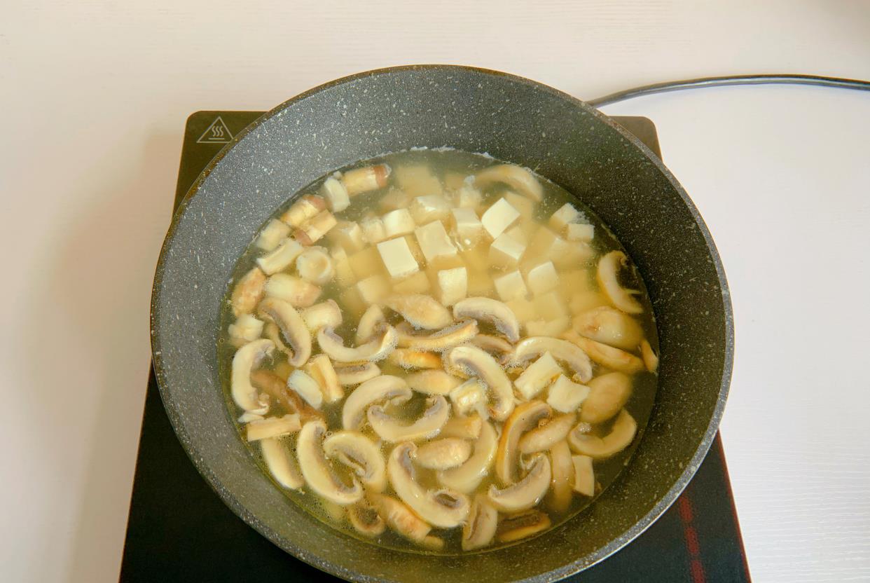 豆腐|瘦身时常喝这碗汤，高钙低脂又鲜美，饭前喝一碗，慢慢瘦下来！