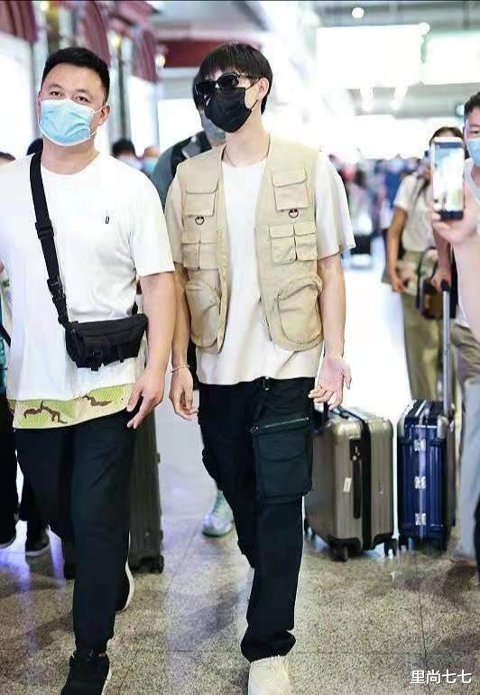 陈飞宇|陈飞宇改中国籍后首次露面,打扮清爽被簇拥装高冷,仨助理排场大