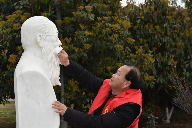 云上南阳 南阳市第四中学开展“学雷锋,争做志愿者”主题活动