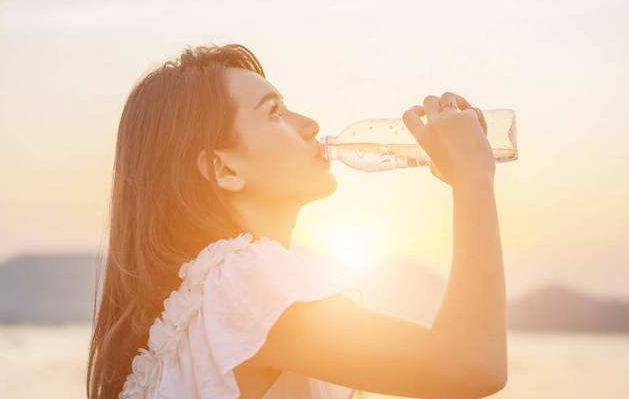 尿酸|?肾衰大多是“拖”出来的，身体4处“异常”没准肾已衰竭，尽早检查