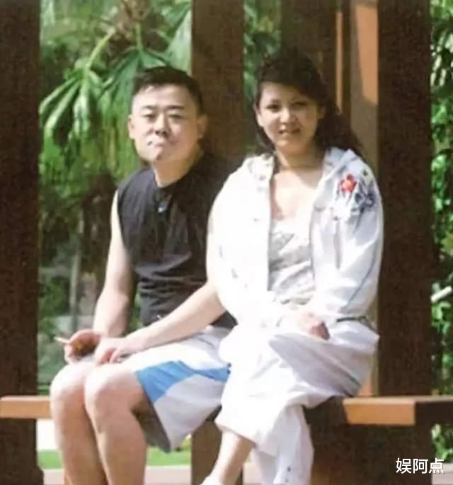 周立波|周立波的“阴暗”面：把前妻渣了又渣，却在富婆胡洁面前毫无脾气