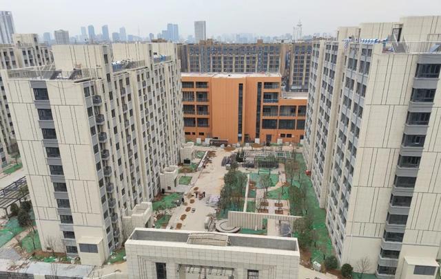 南京|业主炮轰！南京这个超一线板块，被某业余楼盘害惨了……