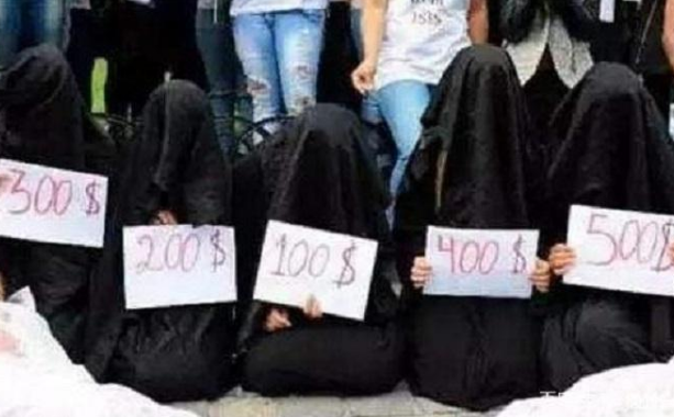 敘利亞女性被掛上牌子，500元就可隨意選，能活著就是最大幸運-圖2