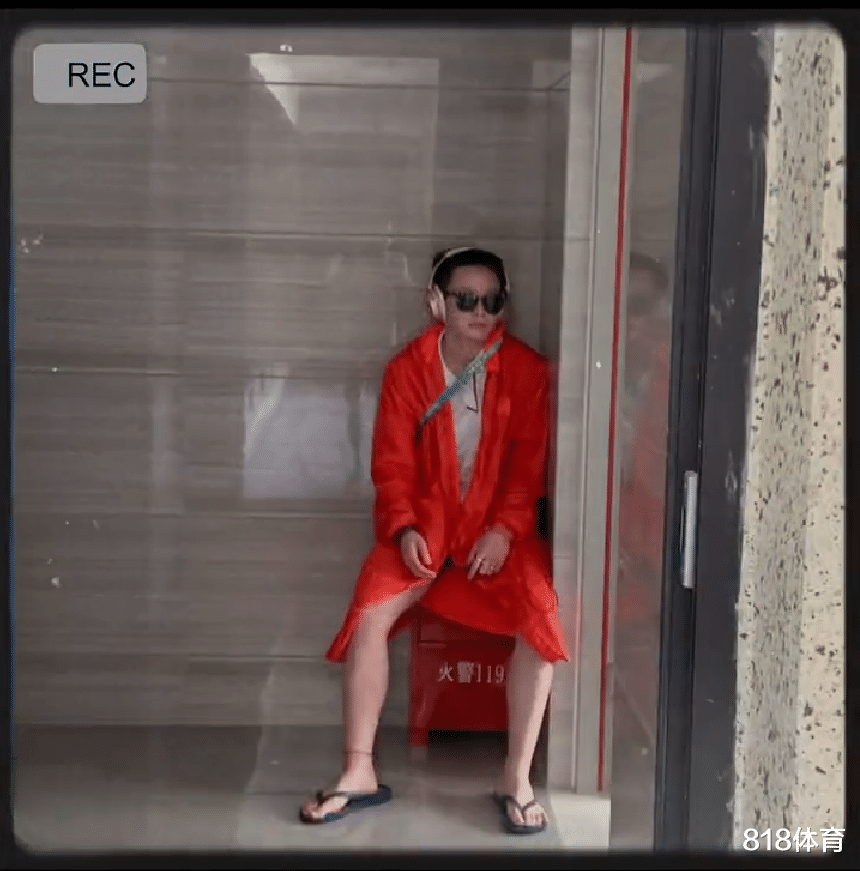广东男篮|干饭人! 全红婵随广东队出席奥运庆功宴, 每人一盅靓汤红姐笑容灿烂