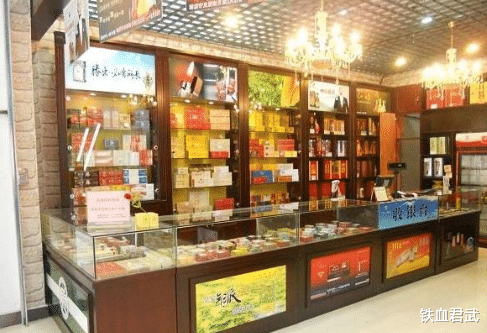 铁血君武 烟酒店那么冷清，为啥店老板还在坚持开，看完你心动了吗？