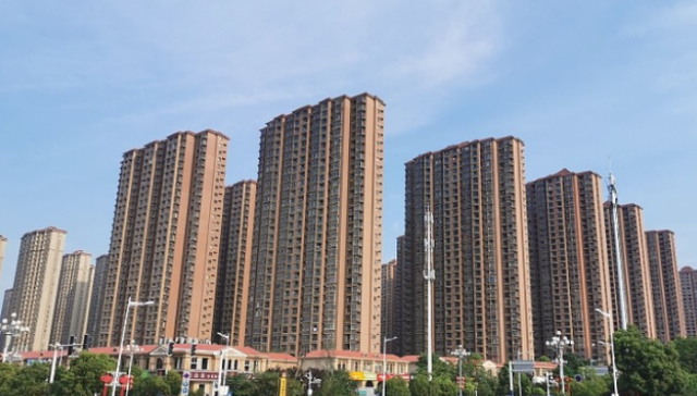 梵恩诗伊宁哥|同一栋楼，为何西户已经售空，而东户却没人买呢？3点原因是关键