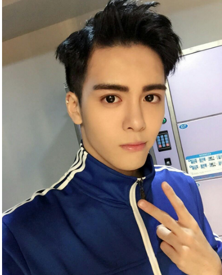 陈卓璇|?黄景瑜迪丽热巴到底在一起没？吴谨言《延禧攻略》后好像不火了